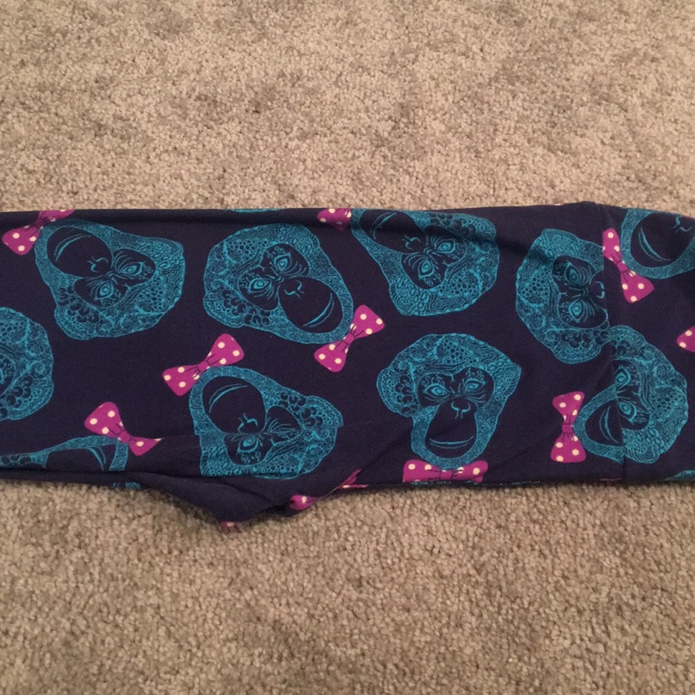 Monkey with bow tie LulaRoe OS leggings.